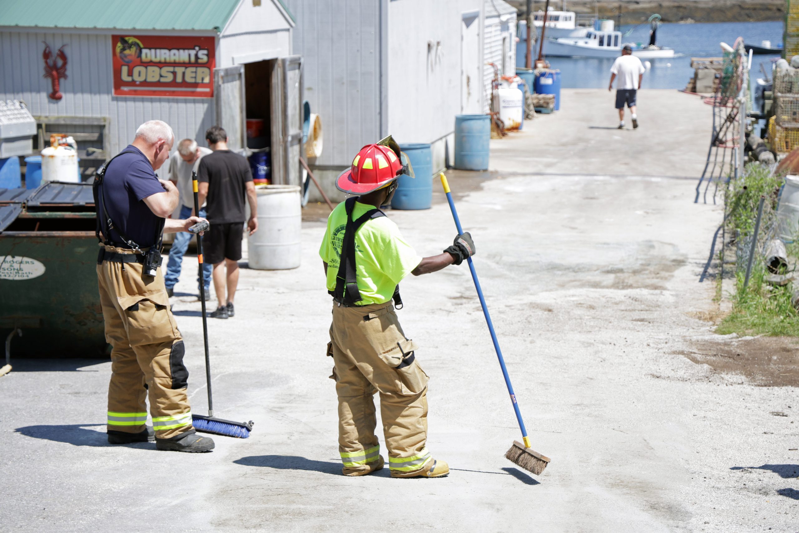 Bystanders' quick response contains diesel spill in Cundy's Harbor ...
